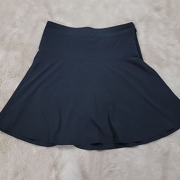 ATHLETA BLACK TENNIS GOLF SKORT, SIZE 6T - Picture 1 of 8
